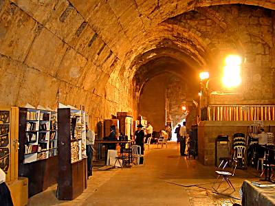 aire de pri�re du Mur des Lamentations sous l'arc de Wilson