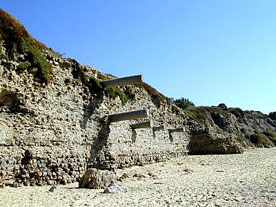 Colonnes saillantes de la plage d'Askalon 