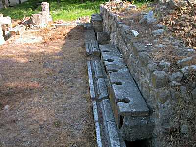 Dion, anceinnes latrines