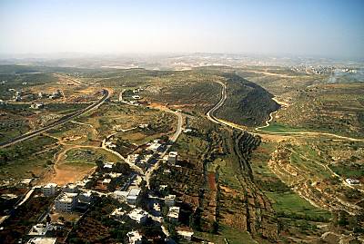 Khirbet el-Maqatir et le Wadi Sheban, vue a�rienne du sud