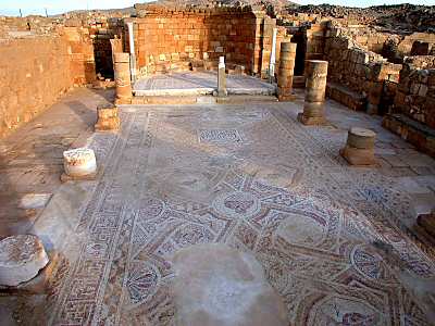 Plancher en mosa�que de l'�glise de Nilos � Mampsis