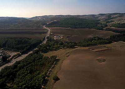 Le Passe de Meguiddo, vue a�rienne nord-orientale