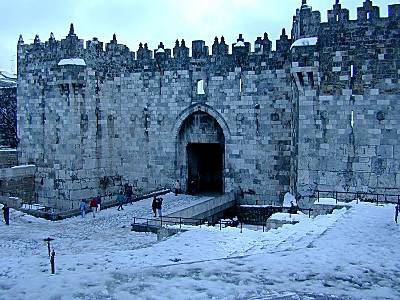 Porte de Dams enneig�e