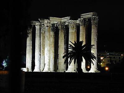Ath�nes, Temple de Zeus de nuit