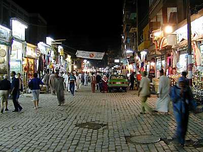 March� d'Assouan de nuit