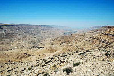 Vue dus-ouest de la Vall�e d'Arnon depuis Aro�r