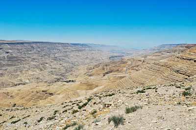 Vue dus-ouest de la Vall�e d'Arnon depuis Aro�r