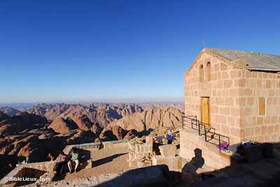 Eglise de Djebel Musa avec montagnes