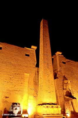 Louxor, obelisque du Temple a l'entree