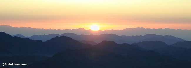 Lever de Soleil depuis Djebel Musa